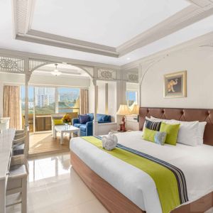 (ROYAL CLIFF (Mini Suite Plus Sunrise View